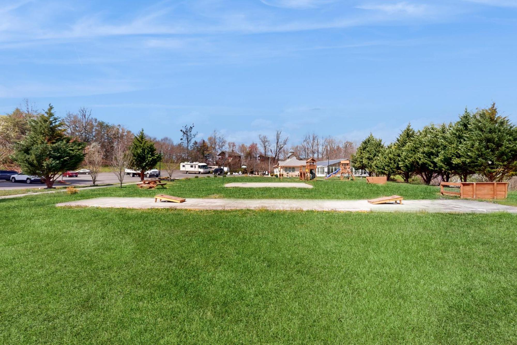 Evergreen Whisper Apartment Pigeon Forge Exterior photo